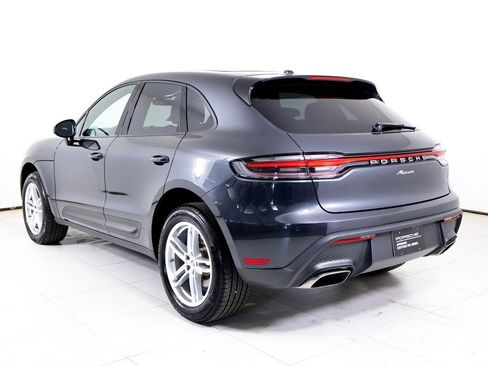 Certified 2025 Porsche Macan AWD/4WD image 3