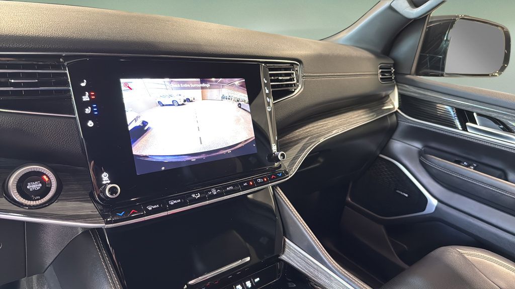 Used 2022 Jeep Wagoneer Series II AWD/4WD image 38