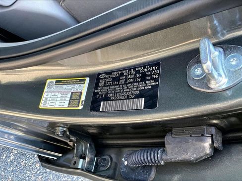 Used 2025 Hyundai Elantra SE FWD image 34