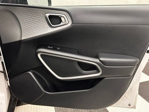 Used 2020 Kia Soul LX FWD image 16