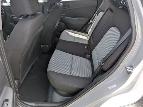 Used 2022 Hyundai Kona SE FWD image 16