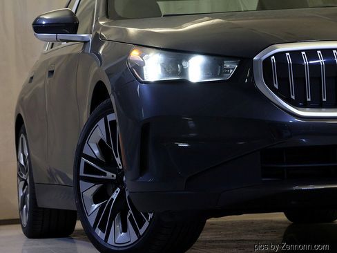 New 2026 BMW 530i xDrive 530i xDrive w/ Premium Package image 4