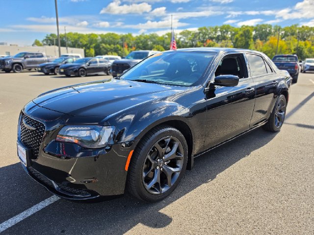 Used 2023 Chrysler 300 Touring w/ Sport Appearance Package RWD image 3