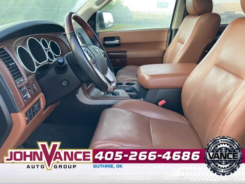 Used 2016 Toyota Sequoia Platinum image 3