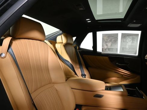 Used 2021 Lexus LS 500 AWD w/ Luxury Package image 30