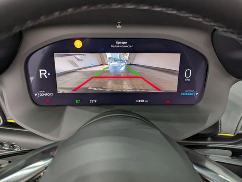 Used 2025 McLaren Artura Spider image 12