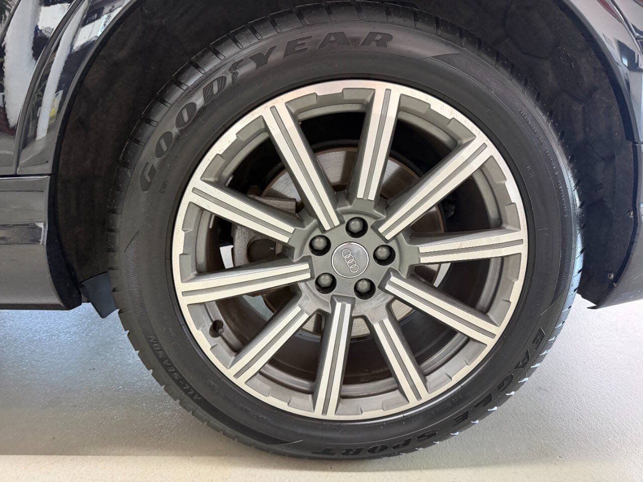 Used 2018 Audi Q7 3.0T Prestige AWD/4WD image 33