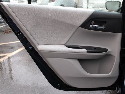 Used 2013 Honda Accord LX image 17