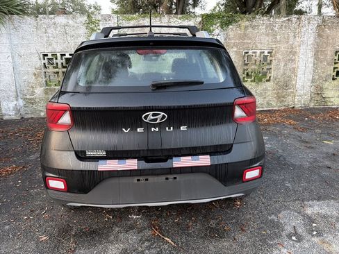 Used 2024 Hyundai Venue SEL FWD image 7