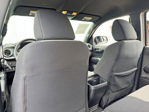 Used 2020 Toyota Tacoma TRD Sport image 28