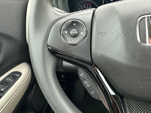 Used 2021 Honda HR-V LX image 19