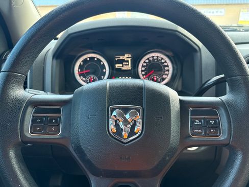Used 2015 RAM 1500 Express RWD image 17