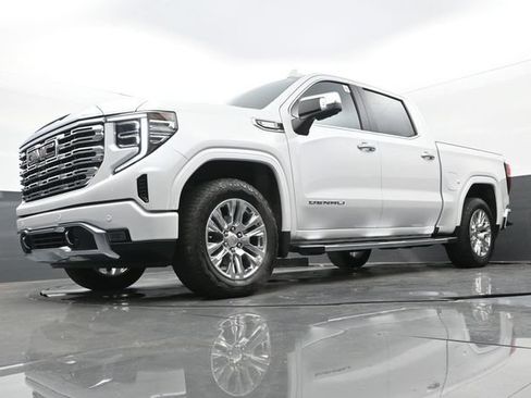 Used 2024 GMC Sierra 1500 Denali w/ Technology Package AWD/4WD image 28