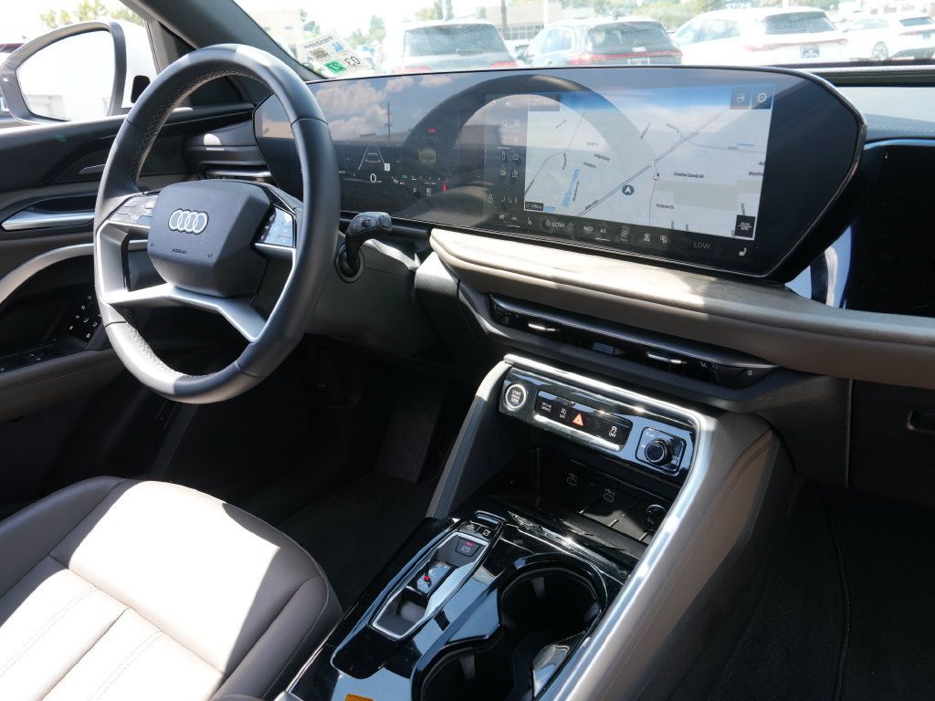 Used 2025 Audi Q5 Premium Plus w/ Premium Plus AWD/4WD image 17