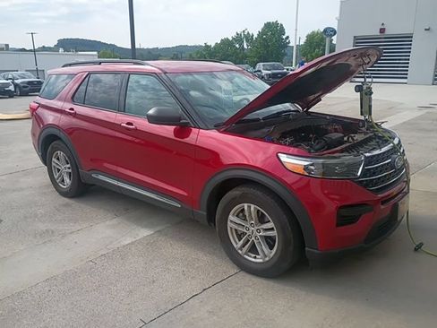 Used 2023 Ford Explorer XLT RWD image 7