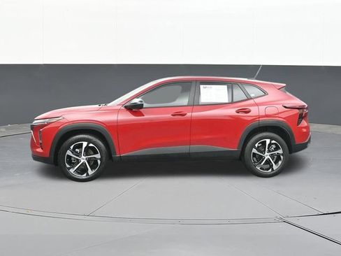 Used 2026 Chevrolet Trax RS FWD image 8