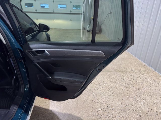 Used 2018 Volkswagen Golf Alltrack AWD/4WD image 25