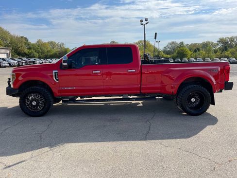 Used 2019 Ford F350 Lariat w/ Chrome Package image 2