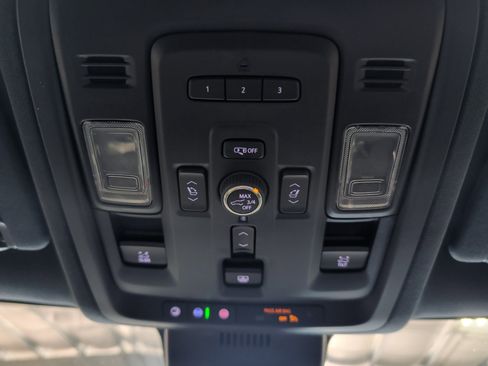 Used 2023 GMC Yukon XL AT4 w/ Technology Package AWD/4WD image 15