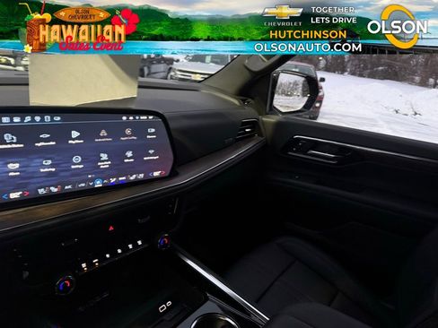 Certified 2025 Chevrolet Suburban High Country image 22