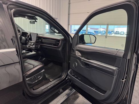 Used 2022 Ford Expedition Max Limited image 21