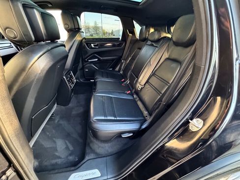 Used 2019 Porsche Cayenne S AWD/4WD image 25