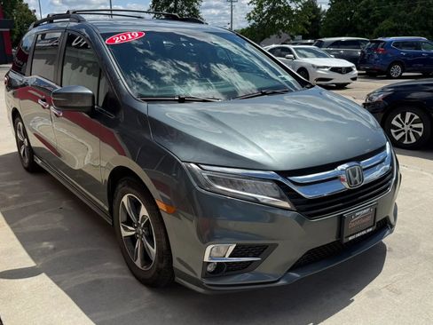 Used 2019 Honda Odyssey Touring image 2