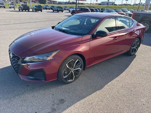 New 2025 Nissan Altima 2.5 SR FWD image 6