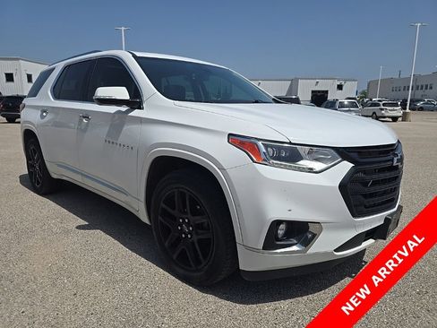 Used 2020 Chevrolet Traverse Premier w/ LPO, Midnight Edition AWD/4WD image 2
