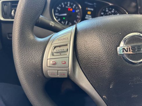 Used 2015 Nissan Rogue SV w/ SV Premium Package FWD image 27