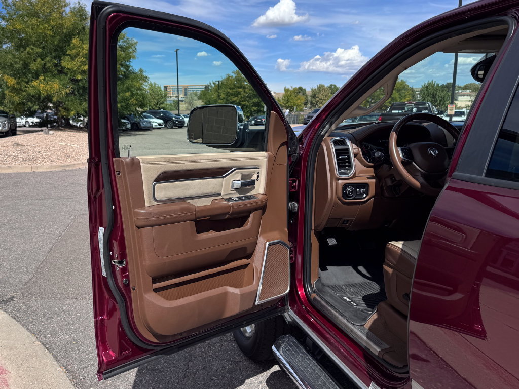 Used 2022 RAM 3500 Laramie AWD/4WD image 19