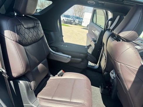 Used 2025 Ford Explorer Platinum w/ LUX Leather Package image 35