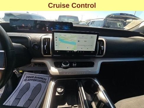 Used 2025 Ford Expedition Max Active AWD/4WD image 11