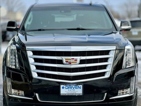 Used 2015 Cadillac Escalade Premium image 6