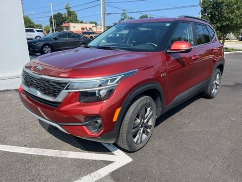 Certified 2021 Kia Seltos S AWD/4WD image 2