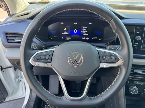 Certified 2023 Volkswagen Taos SE w/ Panoramic Sunroof Package FWD image 19