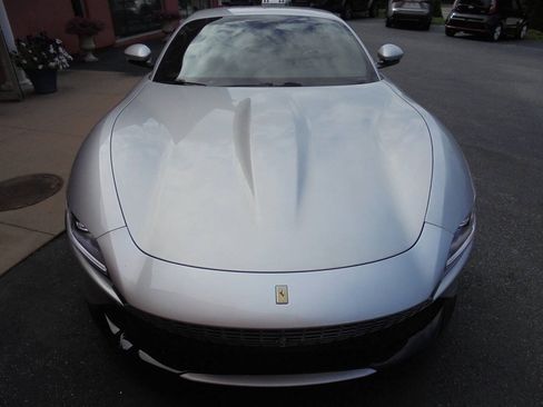 Used 2021 Ferrari Roma RWD image 35