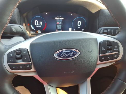 Certified 2025 Ford Explorer Active w/ Active Comfort Package AWD/4WD image 18