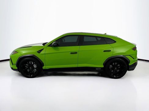 Used 2024 Lamborghini Urus Performante AWD/4WD image 2