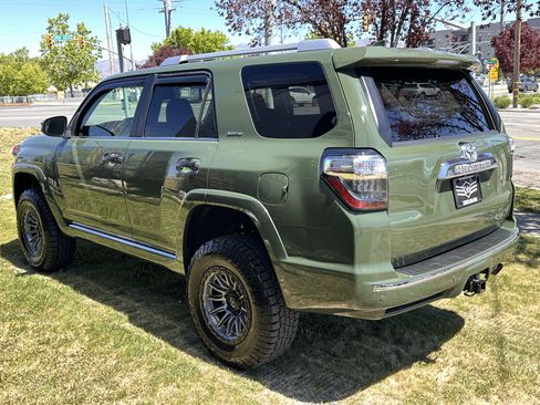 Used 2022 Toyota 4Runner Limited AWD/4WD image 9