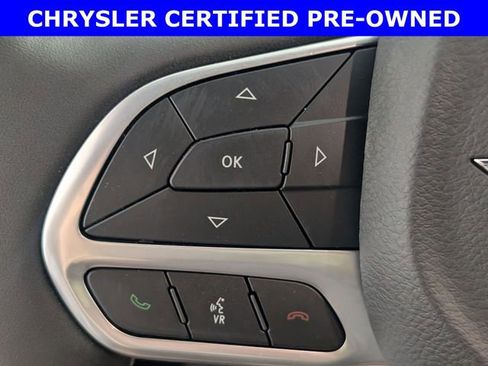 Certified 2026 Chrysler Pacifica Select FWD image 16