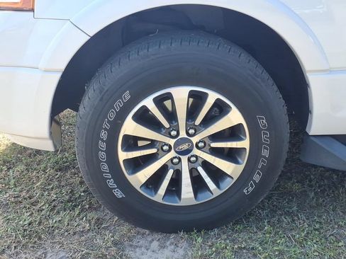 Used 2017 Ford Expedition XLT AWD/4WD image 11