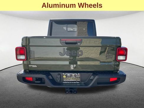 Used 2022 Jeep Gladiator Sport AWD/4WD image 11