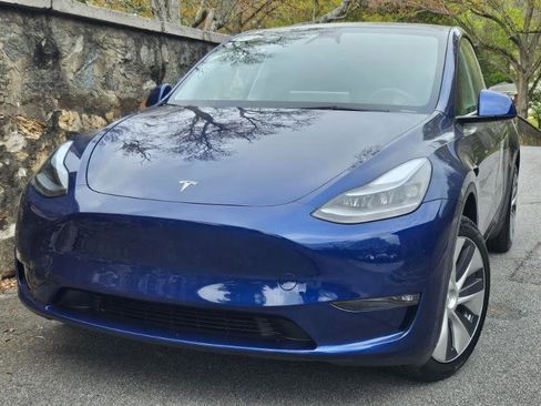 Used 2023 Tesla Model Y Long Range image 72