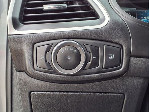 Used 2024 Ford Edge SEL image 16