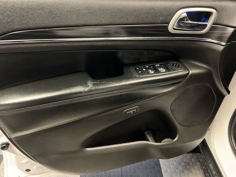 Used 2019 Jeep Grand Cherokee Limited RWD image 8