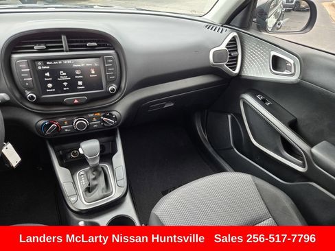 Used 2024 Kia Soul LX w/ Option Group 015 FWD image 16