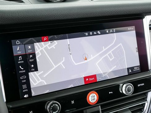 Certified 2026 Porsche Macan AWD/4WD image 15
