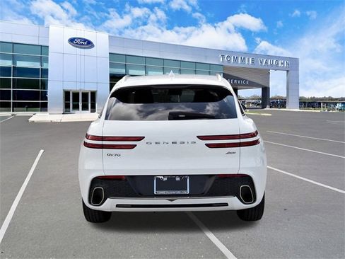 Used 2022 Genesis GV70 2.5T image 3