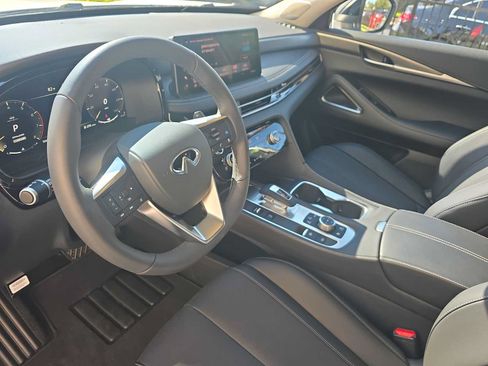 Certified 2026 INFINITI QX60 Luxe w/ Family Package FWD image 17